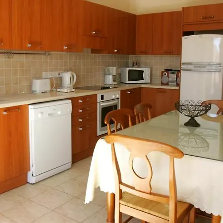 Eve Xιnisteri Pissouri