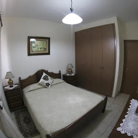 Eve Xιnisteri * Pissouri