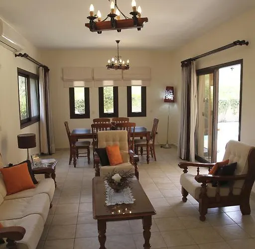 Eve Xιnisteri Pissouri