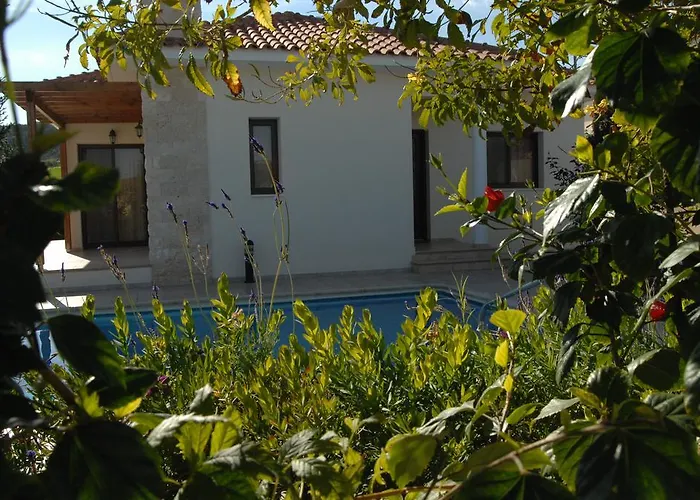 Eve Xιnisteri Vila *