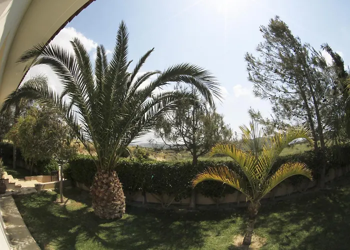 Eve Xιnisteri Vila Pissouri