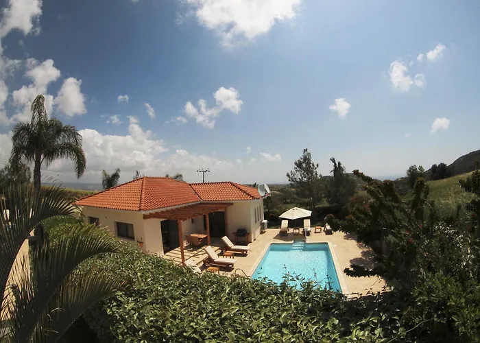 Eve Xιnisteri Vila Pissouri